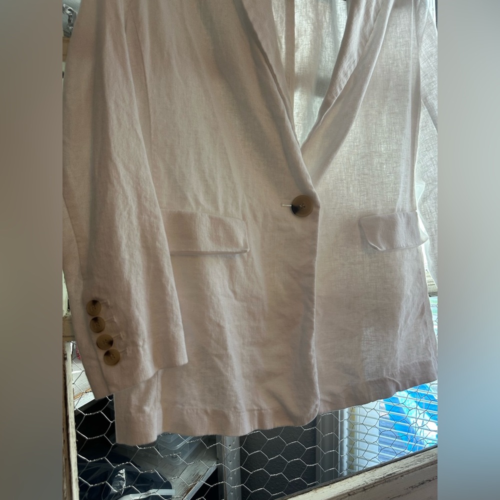 Liz Claiborne | White Linen Blazer - Picture 2 of 8
